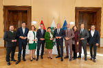 Die Landesregierung präsentierte gemeinsam mit den Klubobleuten heute Donnerstag (16.10.2025) im Rittersaal des Landhauses den Entwurf des Landeshaushaltes 2026. © Land Steiermark/Robert Binder; Verwendung bei Quellenangabe honorarfrei Die Landesregierung präsentierte gemeinsam mit den Klubobleuten heute Donnerstag (16.10.2025) im Rittersaal des Landhauses den Entwurf des Landeshaushaltes 2026.