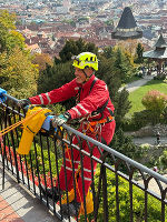 „ModEx 2025“: Seilbergung des kroatischen Bergeteams auf der Kanonenbastei am Grazer Schlossberg. © Land Steiermark/Martin Schemeth; Verwendung bei Quellenangabe honorarfrei „ModEx 2025“: Seilbergung des kroatischen Bergeteams auf der Kanonenbastei am Grazer Schlossberg.