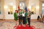 Empfang im Weißen Saal der Grazer Burg aus Anlass des Jubiläums des Volksliedwerks: LH-Stv. Manuela Khom, Michael Weissensteiner, Zuzana Ronck und LH Mario Kunasek (v.l.) © Land Steiermark/Petra Mitteregger; Verwendung bei Quellenangabe honorarfrei Empfang im Weißen Saal der Grazer Burg aus Anlass des Jubiläums des Volksliedwerks: LH-Stv. Manuela Khom, Michael Weissensteiner, Zuzana Ronck und LH Mario Kunasek (v.l.)