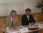 Dr. Heinz Schille, Leiter der Fachabteilung 7A, (links) und Regierungskommissär Johann Riegelnegg bei der Pressekonferenz in der Bezirkshauptmannschaft Liezen. Foto: Grogl, BH Liezen Dr. Heinz Schille, Leiter der Fachabteilung 7A, (links) und Regierungskommissär Johann Riegelnegg bei der Pressekonferenz in der Bezirkshauptmannschaft Liezen. Foto: Grogl, BH Liezen