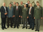 Bild: (v.l.) Klubobmann der KPÖ-Steiermark Ernest Kaltenegger, Abgeordneter zum Steiermärkischen Landtag Werner Breithuber, Oberstleutnant Peter-Paul Pergler, Landeshauptmann Mag. Franz Voves, Oberst Heinz Rohrauer, Generalmajor Mag. Heinrich Winkelmayer, Dr. Kurt Kalcher, Mag. Josef Klamminger und der Präsident der Offiziersgesellschaft Steiermark, Oberstleutnant Bernd Schlögl. Bild: (v.l.) Klubobmann der KPÖ-Steiermark Ernest Kaltenegger, Abgeordneter zum Steiermärkischen Landtag Werner Breithuber, Oberstleutnant Peter-Paul Pergler, Landeshauptmann Mag. Franz Voves, Oberst Heinz Rohrauer, Generalmajor Mag. Heinrich Winkelmayer, Dr. Kurt Kalcher, Mag. Josef Klamminger und der Präsident der Offiziersgesellschaft Steiermark, Oberstleutnant Bernd Schlögl.