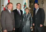 (von links): Dr. Peter Piffl-Percevic (Stadt Graz), Landesrat Dr. Christian Buchmann, EU-Regionalkommissarin Danuta Hübner und Landeshauptmann Mag. Franz Voves. Foto: Pachernegg (von links): Dr. Peter Piffl-Percevic (Stadt Graz), Landesrat Dr. Christian Buchmann, EU-Regionalkommissarin Danuta Hübner und Landeshauptmann Mag. Franz Voves. Foto: Pachernegg