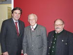 v.l.n.r.: LH Voves, der scheidende geschäftsführende Sekretär Univ. Prof. Pickl und Univ. Prof. Dr. Günther Jontes, Vorsitzender des Ständigen Ausschusses der Historischen Landeskommission. Foto: Landespressedienst v.l.n.r.: LH Voves, der scheidende geschäftsführende Sekretär Univ. Prof. Pickl und Univ. Prof. Dr. Günther Jontes, Vorsitzender des Ständigen Ausschusses der Historischen Landeskommission. Foto: Landespressedienst