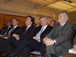 Bürgermeister Bernd Rosenberger (Präsident des Städtebundes), Landeshauptmann Mag. Franz Voves, Landeshauptmann-Stellvertreter Hermann Schützenhöfer und Bürgermeister a.D. Hermann Kröll (Präsident des Gemeindebundes) bei der Regionext-Diskussion auf Schloss Seggau. Foto: Landespressedienst Bürgermeister Bernd Rosenberger (Präsident des Städtebundes), Landeshauptmann Mag. Franz Voves, Landeshauptmann-Stellvertreter Hermann Schützenhöfer und Bürgermeister a.D. Hermann Kröll (Präsident des Gemeindebundes) bei der Regionext-Diskussion auf Schloss Seggau. Foto: Landespressedienst