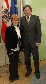Generalkonsulin Sonja Asanović-Todorović zu Besuch bei Landeshauptmann Franz Voves in der Grazer Burg Generalkonsulin Sonja Asanović-Todorović zu Besuch bei Landeshauptmann Franz Voves in der Grazer Burg