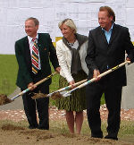 Landtagsabgeordneter Josef Ober, Landesrätin Mag. Kristina Edlinger-Ploder, Landtagsab-geordneter Franz Schleich. (Foto: Gemeinde Paldau). Landtagsabgeordneter Josef Ober, Landesrätin Mag. Kristina Edlinger-Ploder, Landtagsab-geordneter Franz Schleich. (Foto: Gemeinde Paldau).