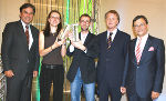 Bild: (v.l.) Landeshauptmann Mag. Franz Voves mit den Preisträgern Mag. Nicole Galler und Univ.-Prof. Dipl.-Ing. Dr. Bernd Nidetzky, IV-Steiermark Präsident Mag. Jochen Pildner-Steinburg und Rektor Univ.-Prof. Dipl.-Ing. Dr. Wolfhard Wegscheider in der Aula der Montanuniversität Leoben. Foto: Landespressedienst Bild: (v.l.) Landeshauptmann Mag. Franz Voves mit den Preisträgern Mag. Nicole Galler und Univ.-Prof. Dipl.-Ing. Dr. Bernd Nidetzky, IV-Steiermark Präsident Mag. Jochen Pildner-Steinburg und Rektor Univ.-Prof. Dipl.-Ing. Dr. Wolfhard Wegscheider in der Aula der Montanuniversität Leoben. Foto: Landespressedienst