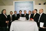 v.l.: LAbg. Günther Prutsch (AMS Leibnitz), Dr. Thomas Krautzer (Industriellenvereinigung), Landesrat Dr. Christian Buchmann, Landeshauptmann Mag. Franz Voves, Erster LH-Stellvertreter Hermann Schützenhöfer, Horst Schachneer (ÖGB), Fritz Ploner (AK), Präsident Peter Mühlbacher (WK-Steiermark) und Mag. Karl-Heinz Snobe (AMS Steiermark); Fotos: Landespressedienst v.l.: LAbg. Günther Prutsch (AMS Leibnitz), Dr. Thomas Krautzer (Industriellenvereinigung), Landesrat Dr. Christian Buchmann, Landeshauptmann Mag. Franz Voves, Erster LH-Stellvertreter Hermann Schützenhöfer, Horst Schachneer (ÖGB), Fritz Ploner (AK), Präsident Peter Mühlbacher (WK-Steiermark) und Mag. Karl-Heinz Snobe (AMS Steiermark); Fotos: Landespressedienst