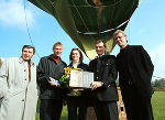 v.l.n.r. Dr. Manfred Glawogger, Karl und Waltraud Leitold, Dr. Werner Pohl, Direktor der Spanischen Hofreitschule und Helmut Oberrauner, Geschäftsführer der Steirischen Tourismus GmbH, bei der Landesausstellung „Mythos Pferd“. Foto: Pachernegg v.l.n.r. Dr. Manfred Glawogger, Karl und Waltraud Leitold, Dr. Werner Pohl, Direktor der Spanischen Hofreitschule und Helmut Oberrauner, Geschäftsführer der Steirischen Tourismus GmbH, bei der Landesausstellung „Mythos Pferd“. Foto: Pachernegg