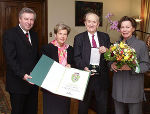 Das Ehepaar Fritz und Hanna Molden mit Landeshauptmann Waltraud Klasnic und Landesrat Hermann Schützenhöfer. Foto: Fischer Das Ehepaar Fritz und Hanna Molden mit Landeshauptmann Waltraud Klasnic und Landesrat Hermann Schützenhöfer. Foto: Fischer