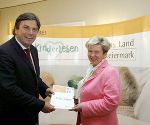 KINDerLEBEN-Initiatoren LH-Stellvertreter Mag. Franz Voves und LH Waltraud Klasnic. Foto: Stuhlhofer KINDerLEBEN-Initiatoren LH-Stellvertreter Mag. Franz Voves und LH Waltraud Klasnic. Foto: Stuhlhofer