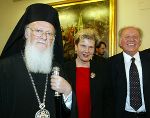 v.l: Patriarch von Konstantinopel Bartholomaios I., LH Waltraud Klasnic und Prof. Dr. Grigorios La-rentzakis, Foto Stuhlhofer v.l: Patriarch von Konstantinopel Bartholomaios I., LH Waltraud Klasnic und Prof. Dr. Grigorios La-rentzakis, Foto Stuhlhofer
