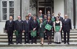 Bildtext:1. Reihe: LH Dr. Josef Krainer, Univ.-Prof. Dr. Wolfgang Mantl, Gert Steinbäcker, Helmut Schiffkovits, Landeshauptmann Waltraud Klasnic , Dr. Katharina Hiti, Dr. Ellen Löffler, Univ.-Prof. DDr. Gerald Schöpfer. 2. Reihe: Günter Timischl, Obmann Franz Fuis (Selbsthilfegruppe), Dr. Ger-hard Steiner, Dr. Andreas Wieser, Dr. Peter Schwarzenegger. 3. Reihe: Dr. Martin Winter, Dr. Franz Krieger. Foto Fischer: Abdruck bei Quellenangabe honorarfrei. Bildtext:1. Reihe: LH Dr. Josef Krainer, Univ.-Prof. Dr. Wolfgang Mantl, Gert Steinbäcker, Helmut Schiffkovits, Landeshauptmann Waltraud Klasnic , Dr. Katharina Hiti, Dr. Ellen Löffler, Univ.-Prof. DDr. Gerald Schöpfer. 2. Reihe: Günter Timischl, Obmann Franz Fuis (Selbsthilfegruppe), Dr. Ger-hard Steiner, Dr. Andreas Wieser, Dr. Peter Schwarzenegger. 3. Reihe: Dr. Martin Winter, Dr. Franz Krieger. Foto Fischer: Abdruck bei Quellenangabe honorarfrei.