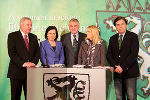 LH-Vize Hermann Schützenhöfer, Elisabeth Meixner und Wolfgang Erlitz (Landesschulrat), Bildungslandesrätin Elisabeth Grossmann und LH Franz Voves (v. l.) © Foto: Landespressedienst/Schüttbacher; bei Quellenangabe honorarfrei LH-Vize Hermann Schützenhöfer, Elisabeth Meixner und Wolfgang Erlitz (Landesschulrat), Bildungslandesrätin Elisabeth Grossmann und LH Franz Voves (v. l.)
