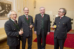 Die Sängerbund-Landesobmänner Bruno Seebacher und Alfred Hudin mit LH-Vize Hermann Schützenhöfer und Landeschorleiter Ernst Wedam (v.l.) Die Sängerbund-Landesobmänner Bruno Seebacher und Alfred Hudin mit LH-Vize Hermann Schützenhöfer und Landeschorleiter Ernst Wedam (v.l.)