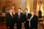 v.l. TU-Graz-Rektor Univ.-Prof. Dipl.-Ing. Dr. Hans Sünkel, Bundespräsident Dr. Heinz Fischer, Dipl.-Ing. Dr. Robert Bauer und Landeshauptmann Waltraud Klasnic. Foto: TU-Gra/Frankl v.l. TU-Graz-Rektor Univ.-Prof. Dipl.-Ing. Dr. Hans Sünkel, Bundespräsident Dr. Heinz Fischer, Dipl.-Ing. Dr. Robert Bauer und Landeshauptmann Waltraud Klasnic. Foto: TU-Gra/Frankl