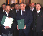 Der polnische Delegationsleiter Marcin Zawita (links) mit den beiden Landesräten DDr. Gerald Schöpfer und Hans Seitinger, dahinter der polnische Honorarkonsul Dr. Gerold Ortner (links) und Landtagspräsident Reinhold Purr. Foto: Landespressedienst Der polnische Delegationsleiter Marcin Zawita (links) mit den beiden Landesräten DDr. Gerald Schöpfer und Hans Seitinger, dahinter der polnische Honorarkonsul Dr. Gerold Ortner (links) und Landtagspräsident Reinhold Purr. Foto: Landespressedienst