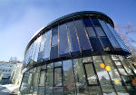 Der Unternehmer Werner Gröbl baute unmittelbar neben dem Kurmittelhaus von Bad Aussee das sogenannte „Futurium“, in dem 17 „Visionäre unserer Zeit“ präsentiert werden . Foto: Pachernegg Der Unternehmer Werner Gröbl baute unmittelbar neben dem Kurmittelhaus von Bad Aussee das sogenannte „Futurium“, in dem 17 „Visionäre unserer Zeit“ präsentiert werden . Foto: Pachernegg