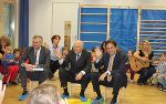 Mit den Kindern feierten Unternehmenssprecher Michael Ksela, AVL-Chef Helmut List und LH Franz Voves die Eröffnung des neuen Kindergartens (v.l.) © Fotos: AVL; bei Quellenangabe honorarfrei Mit den Kindern feierten Unternehmenssprecher Michael Ksela, AVL-Chef Helmut List und LH Franz Voves die Eröffnung des neuen Kindergartens (v.l.)