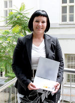 Kinder- und Jugendanwältin Brigitte Pörsch mit ihrem aktuellen Tätigkeitsbericht.