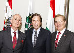 LH Franz Voves mit dem ungarischen Botschafter Janos Perenyi (links) und Honorarkonsul Rudi Roth (rechts).