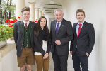 Landesschulsprecher Ernst Treffler (BMHS), Landesschulsprecherin Katharina Pregartner (BS), Landeshauptmann Hermann Schützenhöfer und Landesschulsprecher Alexander Mohr (AHS) beim gestrigen Treffen (v.l.)