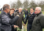 Landeshauptmann Hermann Schützenhöfer, Landeshauptmann-Stellvertreter Michael Schickhofer und Agrarlandesrat Johann Seitinger machten sich heute in der Oststeiermark ein Bild vom Ausmaß der Frostkatastrophe