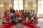Schülerinnen und Schüler der vierten Klasse der Volksschule Hasnerplatz besuchten heute LH Hermann Schützenhöfer in der Grazer Burg