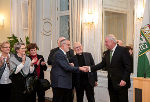 Obmann Peter Pratl, Vinzi-Gründer Pfarrer Wolfgang Pucher und Landeshauptmann Hermann Schützenhöfer beim Empfang zu 25 Jahren Vinzenzgemeinschaft. Obmann Peter Pratl, Vinzi-Gründer Pfarrer Wolfgang Pucher und Landeshauptmann Hermann Schützenhöfer beim Empfang zu 25 Jahren Vinzenzgemeinschaft.