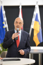 "Hausherr" und Regionsvorsitzender Manfred Wegscheider unterstrich die Bedeutung der Bildungsangebote. © alle Bilder: Schubidu Quartet; Verwendung bei Quellenangabe honorarfrei "Hausherr" und Regionsvorsitzender Manfred Wegscheider unterstrich die Bedeutung der Bildungsangebote. © alle Bilder: Schubidu Quartet; Verwendung bei Quellenangabe honorarfrei