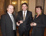 Landeshauptmann Mag. Franz Voves mit Landesrat Hans Seitinger und der dritten Landtagspräsidentin Barbara Gross. Fotos: Landespressedienst Landeshauptmann Mag. Franz Voves mit Landesrat Hans Seitinger und der dritten Landtagspräsidentin Barbara Gross. Fotos: Landespressedienst