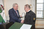 Für Verdienste um die Montanuniversität Leoben erhielt Robert Danzer das Große Ehrenzeichen des Landes Steiermark.