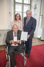 Werner Hochegger wurde für seine Verdienste um die Sicherung eines steirischen Kulturgutes mit dem Großen Ehrenzeichen geehrt.