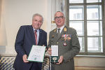 Militärkommandant Heinz Zöllner wurde für seine Verdienste um das Bundesheer in der Steiermark mit dem Großen Ehrenzeichen des Landes Steiermark ausgezeichnet.