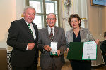 Für seine Verdienste um die ehemalige Gemeinde Veitsch wurde Bgm. a.D. Erwin Dissauer (Mitte) das Große Ehrenzeichen des Landes Steiermark überreicht