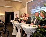 Landwirtschaftskammer-Präsident Franz Titschenbacher, Mountainbike-Experte Jürgen Pail, Landesrätin Barbara Eibinger Miedl, Landesrat Johann Seitinger, Landesrat Anton Lang, Norbert Hafner, Vorsitzender des Österreichischen Alpenvereins Landesverband Steiermark (v.l.) Landwirtschaftskammer-Präsident Franz Titschenbacher, Mountainbike-Experte Jürgen Pail, Landesrätin Barbara Eibinger Miedl, Landesrat Johann Seitinger, Landesrat Anton Lang, Norbert Hafner, Vorsitzender des Österreichischen Alpenvereins Landesverband Steiermark (v.l.)