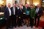 LR Anton Lang (li.) mit den Mitgliedern des Sportvereines des Jahres aus St. Kathrein am Offenegg LR Anton Lang (li.) mit den Mitgliedern des Sportvereines des Jahres aus St. Kathrein am Offenegg