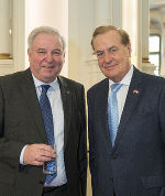 LH Hermann Schützenhöfer mit Honorarkonsul Rudi Roth © Fotos: steiermark.at/Leiß; bei Quellenangabe honorarfrei LH Hermann Schützenhöfer mit Honorarkonsul Rudi Roth