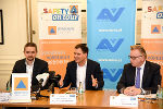 LH-Stv. Michael Schickhofer (Mitte) präsentierte gemeinsam mit AUVA-Direktor Hannes Weißenbacher (re.) und Zivilschutzverband-Präsident Martin Weber das Programm der "Safety-Tour 2018"