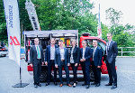 Das elektrische Tanklöschfahrzeug ist das erste seiner Art, die steirischen Regierungsmitglieder gratulierten den Firmenvertretern herzlich zu dem innovativen Projekt.