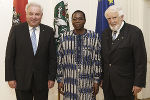 LH Hermann Schützenhöfer begrüßte den Botschafter aus Burkina Faso Dieudonné Kere und Honorarkonsul Eduard Schüssler in der Grazer Burg