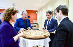 LRin Lackner, Ernst Muhr, LH-Stv. Michael Schickhofer und LAbg. Stefan Hofer (v.l.) beim "Probe-Spielen" im JUFA Bruck.