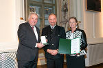 Das Goldene Ehrenzeichen bekam Bgm. a.D. Georg Hofbauer für seine unermüdliche Arbeit als Bürgermeister der ehemaligen Gemeinde Reisstraße. 
