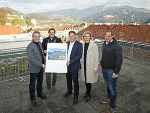 LH-Stv. Michael Schickhofer (M.) und Bgm. Peter Koch (l.) mit den Projektpartnern für das neue Brucker Leiner-Haus. © Bild: Stadtgemeinde Bruck an der Mur; Verwendung bei Quellenangabe honorarfrei LH-Stv. Michael Schickhofer (M.) und Bgm. Peter Koch (l.) mit den Projektpartnern für das neue Brucker Leiner-Haus. © Bild: Stadtgemeinde Bruck an der Mur; Verwendung bei Quellenangabe honorarfrei