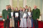 LH Schützenhöfer gratulierte auch den Absolventinnen und Absolventen des Studienganges Blasorchesterleitung. © Foto Fischer: honorarfrei bei Quellenangabe LH Schützenhöfer gratulierte auch den Absolventinnen und Absolventen des Studienganges Blasorchesterleitung. © Foto Fischer: honorarfrei bei Quellenangabe