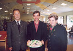 von links: Bürgermeister Anton Ploder, Hallenwart Werner Wogrin und Landeshauptmann Waltraud Klasnic. Foto: Gerhard Dusek. von links: Bürgermeister Anton Ploder, Hallenwart Werner Wogrin und Landeshauptmann Waltraud Klasnic. Foto: Gerhard Dusek.