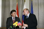 Landeshauptmann Mag. Franz Franz Voves mit dem slowenischen Außenminister Dimitrij Rupel. Landeshauptmann Mag. Franz Franz Voves mit dem slowenischen Außenminister Dimitrij Rupel.