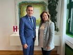 Verkehrsminister Peter Hanke und Verkehrslandesrätin Claudia Holzer. © Land Steiermark; Verwendung bei Quellenangabe honorarfrei Verkehrsminister Peter Hanke und Verkehrslandesrätin Claudia Holzer.