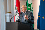 Der Kulturpublizist und Philosoph Konrad Paul Liessmann stellte die Frage, wie viel Erinnern sinnvoll sei. "Geschichte ist nie fertiggeschrieben." © Land Steiermark/Robert Binder; Verwendung bei Quellenangabe honorarfrei Der Kulturpublizist und Philosoph Konrad Paul Liessmann stellte die Frage, wie viel Erinnern sinnvoll sei. "Geschichte ist nie fertiggeschrieben."