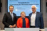 Gesundheitslandesrat Karlheinz Kornhäusl, Gesundheitsministerin Korinna Schumann und ÖGK-Obmann Andreas Huss (v.l.) © Foto: BMASGPK; bei Quellenangabe honorarfrei